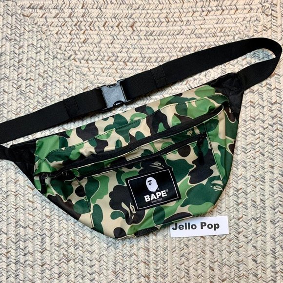 ⭐️ A bathing ape Bape camo crossbody fannypack waist bag belt bag - Picture 2 of 4